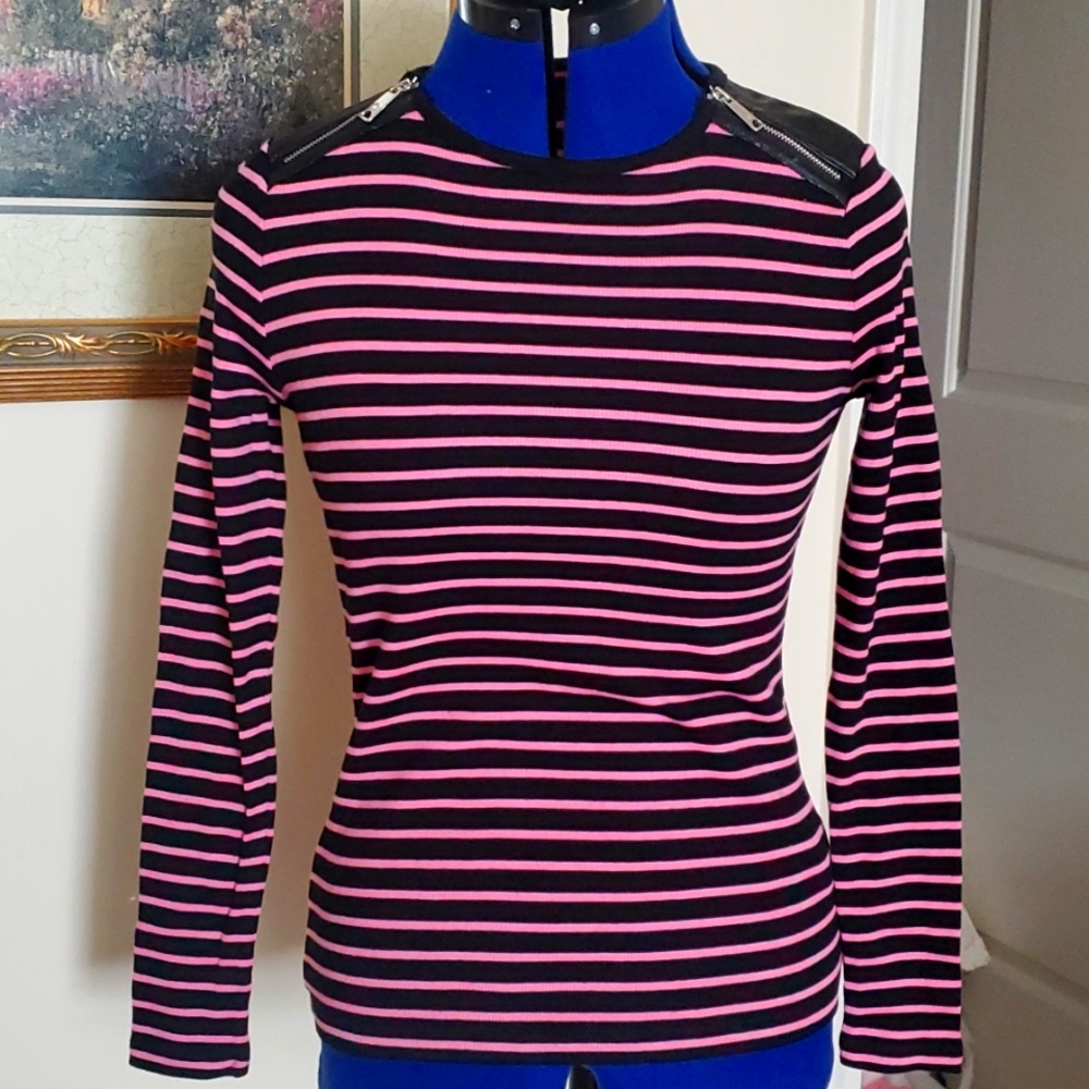 Long sleeve Ralph Lauren top NWOT.